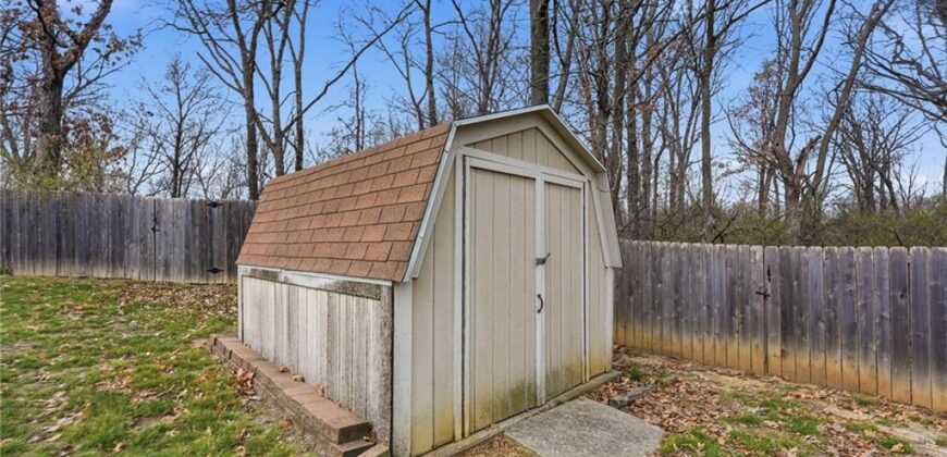 7806 NE 57th Street, Kansas City, MO 64119