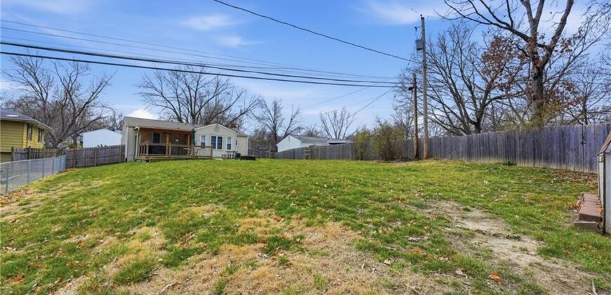 7806 NE 57th Street, Kansas City, MO 64119