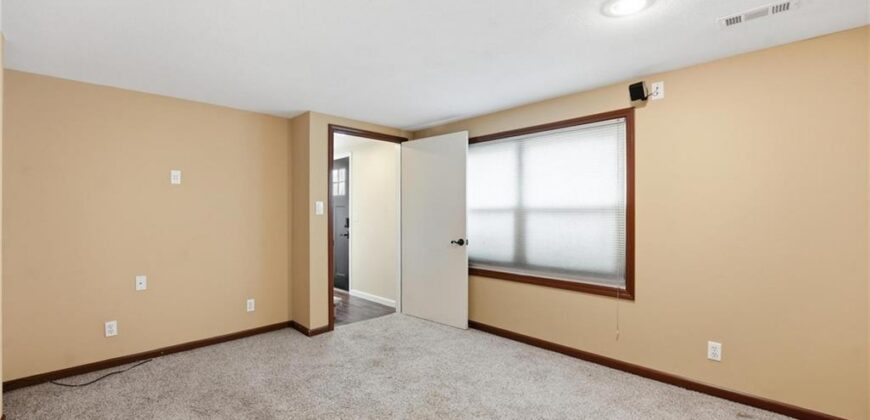 7806 NE 57th Street, Kansas City, MO 64119