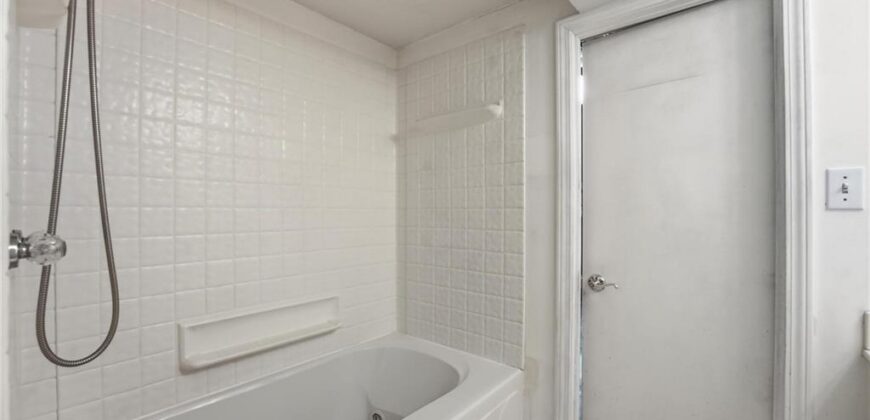 7806 NE 57th Street, Kansas City, MO 64119