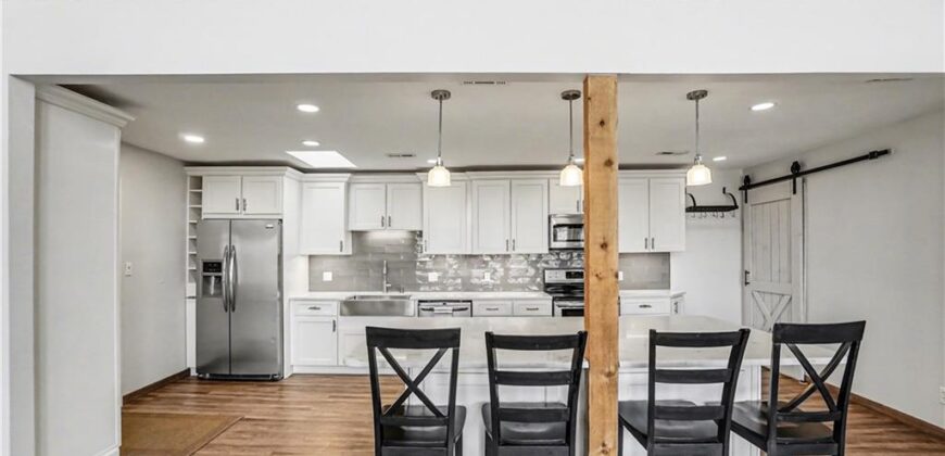 13319 Darlin Drive, Smithville, MO 64089