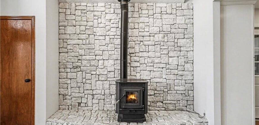 13319 Darlin Drive, Smithville, MO 64089