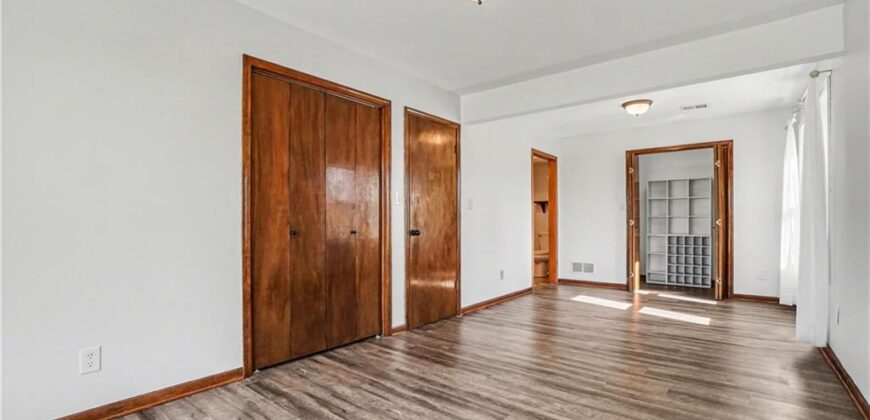 13319 Darlin Drive, Smithville, MO 64089