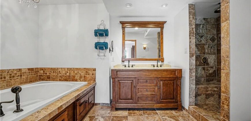 13319 Darlin Drive, Smithville, MO 64089