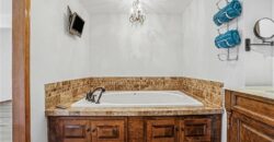 13319 Darlin Drive, Smithville, MO 64089