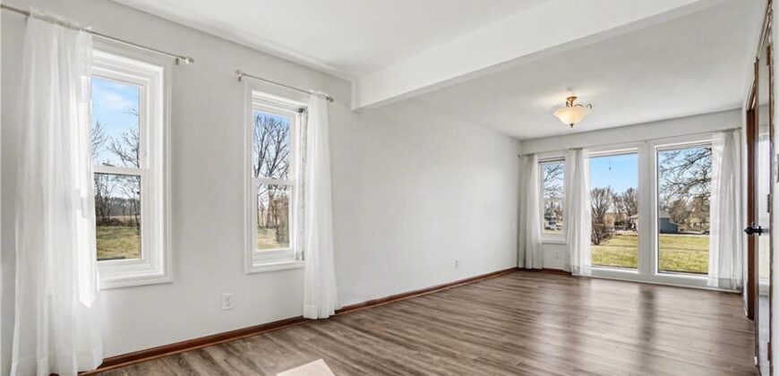 13319 Darlin Drive, Smithville, MO 64089