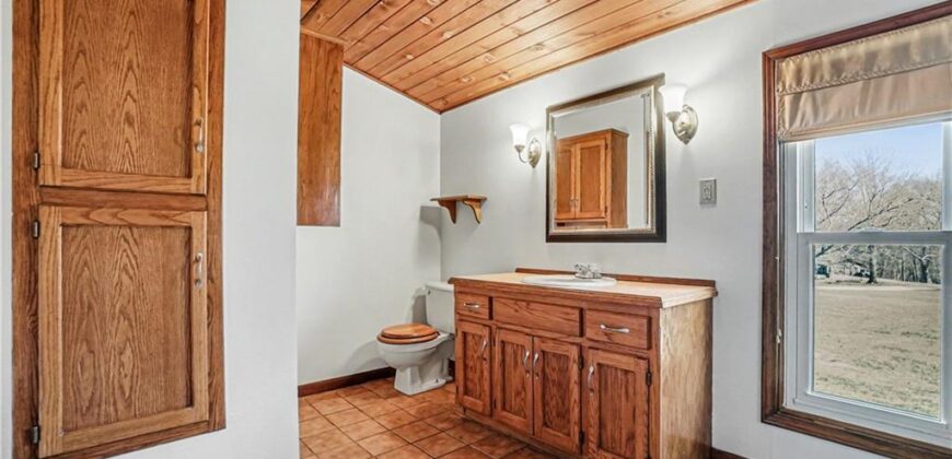 13319 Darlin Drive, Smithville, MO 64089