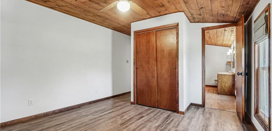 13319 Darlin Drive, Smithville, MO 64089