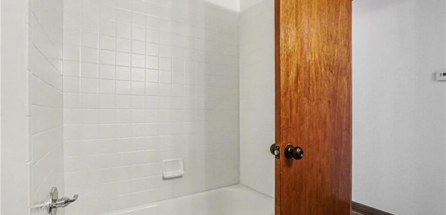 13319 Darlin Drive, Smithville, MO 64089