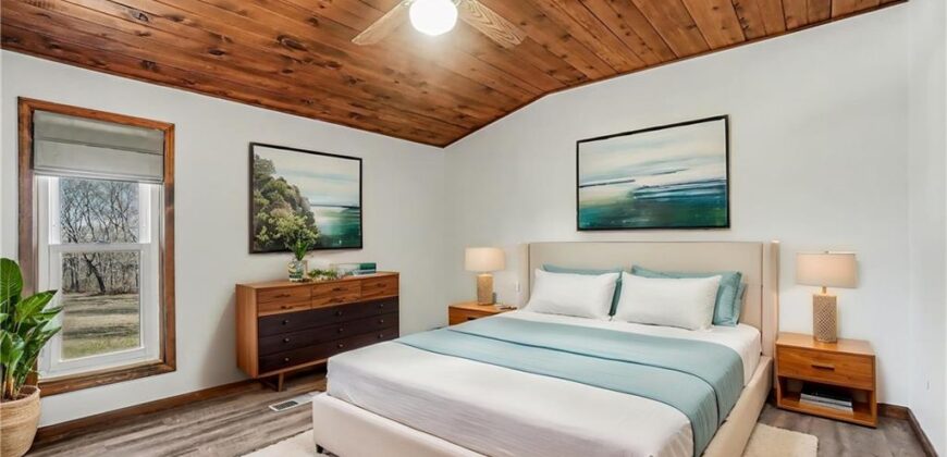 13319 Darlin Drive, Smithville, MO 64089