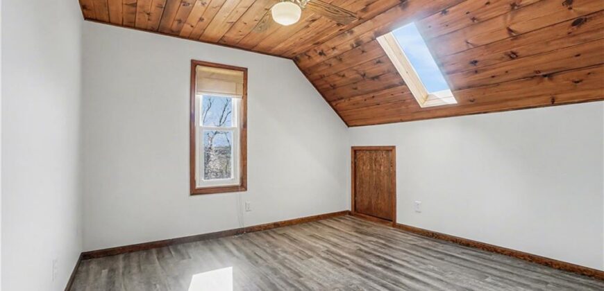 13319 Darlin Drive, Smithville, MO 64089