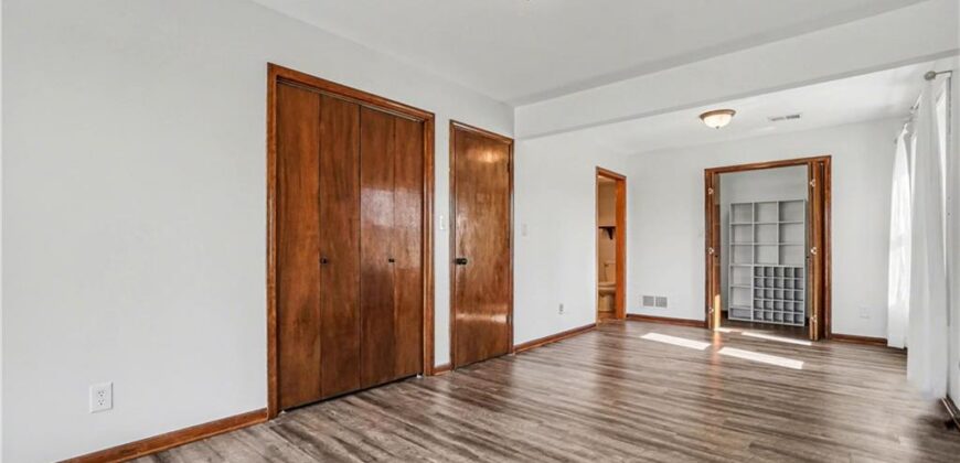 13319 Darlin Drive, Smithville, MO 64089