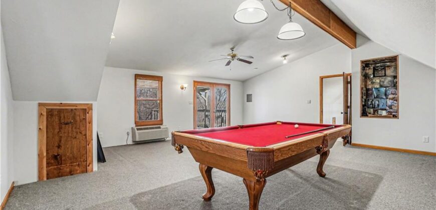 13319 Darlin Drive, Smithville, MO 64089