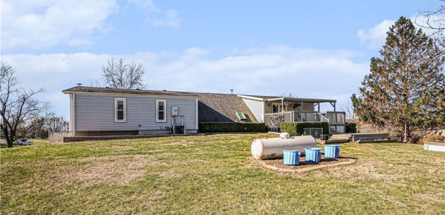 13319 Darlin Drive, Smithville, MO 64089