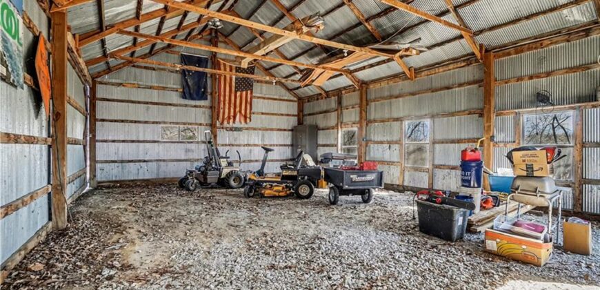 13319 Darlin Drive, Smithville, MO 64089