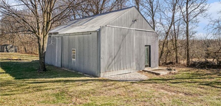 13319 Darlin Drive, Smithville, MO 64089