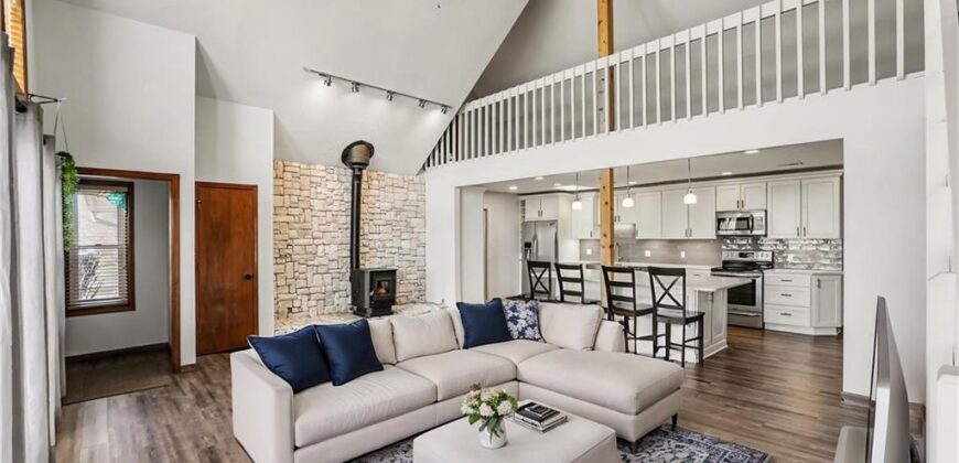 13319 Darlin Drive, Smithville, MO 64089