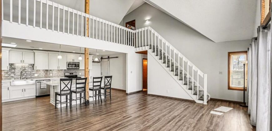 13319 Darlin Drive, Smithville, MO 64089