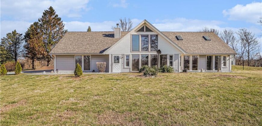 13319 Darlin Drive, Smithville, MO 64089