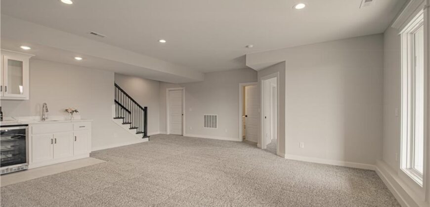 1027 Fir Lane, Liberty, MO 64068