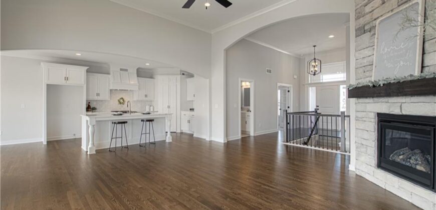1027 Fir Lane, Liberty, MO 64068