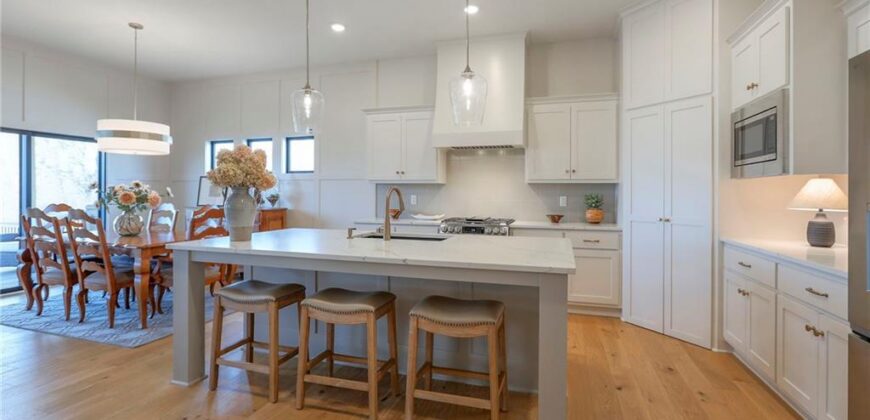 1820 Homestead Drive, Liberty, MO 64068