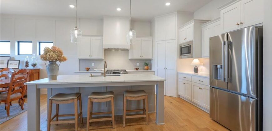 1820 Homestead Drive, Liberty, MO 64068