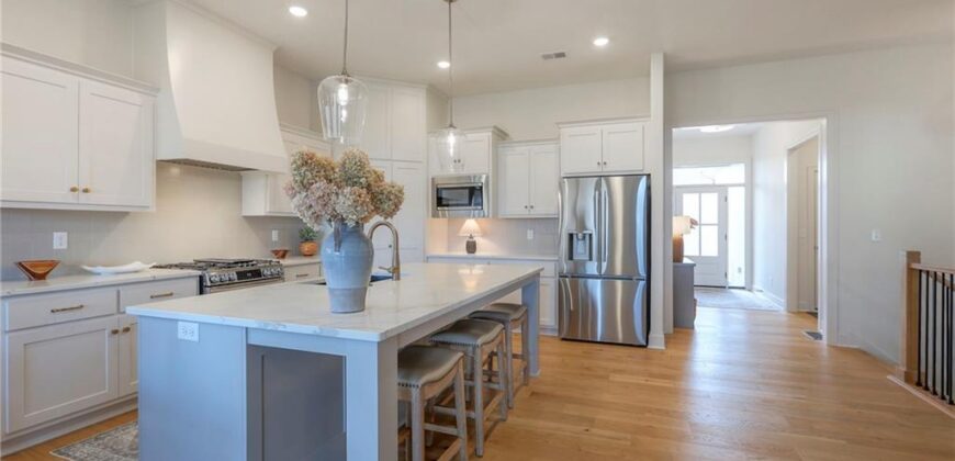 1820 Homestead Drive, Liberty, MO 64068