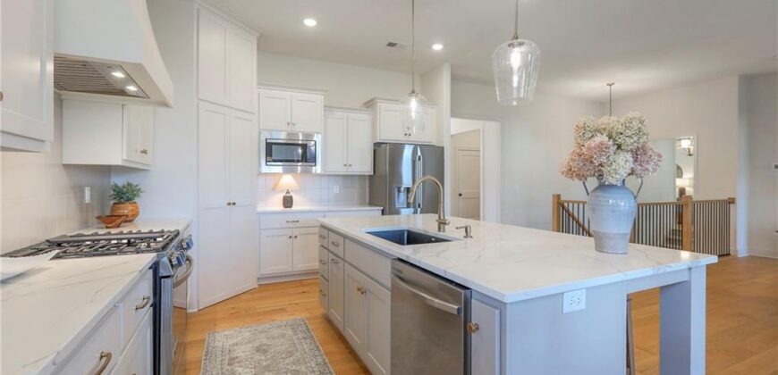 1820 Homestead Drive, Liberty, MO 64068