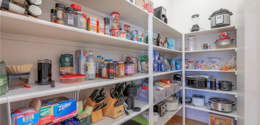 1820 Homestead Drive, Liberty, MO 64068