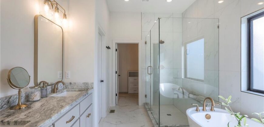 1820 Homestead Drive, Liberty, MO 64068