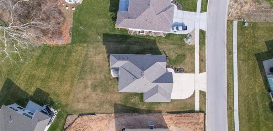 1820 Homestead Drive, Liberty, MO 64068