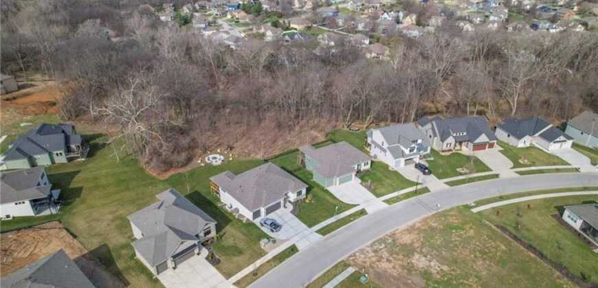 1820 Homestead Drive, Liberty, MO 64068