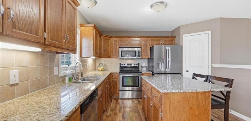 11207 N Summit Street, Kansas City, MO 64155