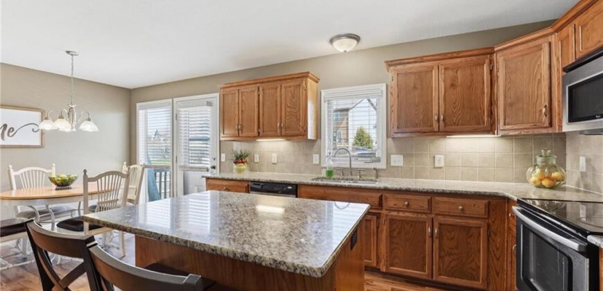 11207 N Summit Street, Kansas City, MO 64155