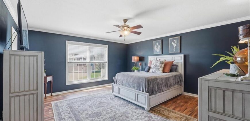 11207 N Summit Street, Kansas City, MO 64155