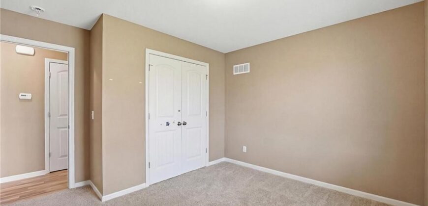 11207 N Summit Street, Kansas City, MO 64155