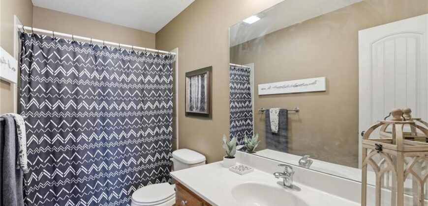 11207 N Summit Street, Kansas City, MO 64155