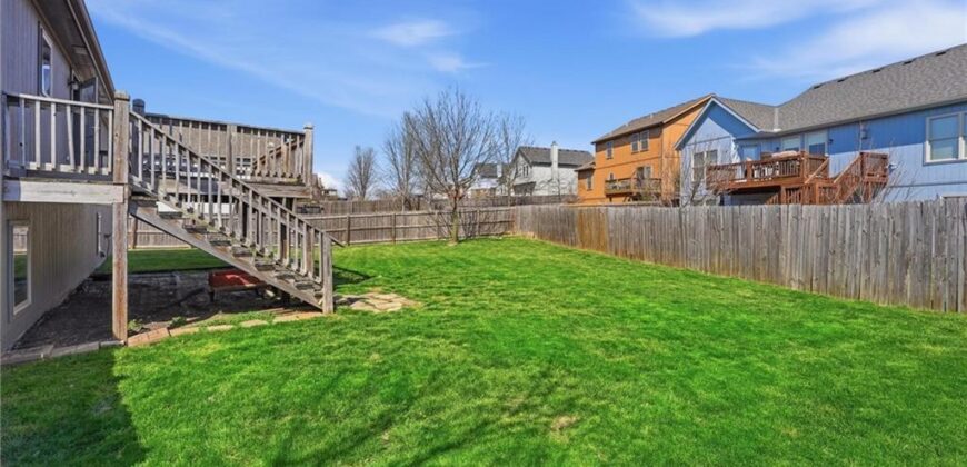 11207 N Summit Street, Kansas City, MO 64155