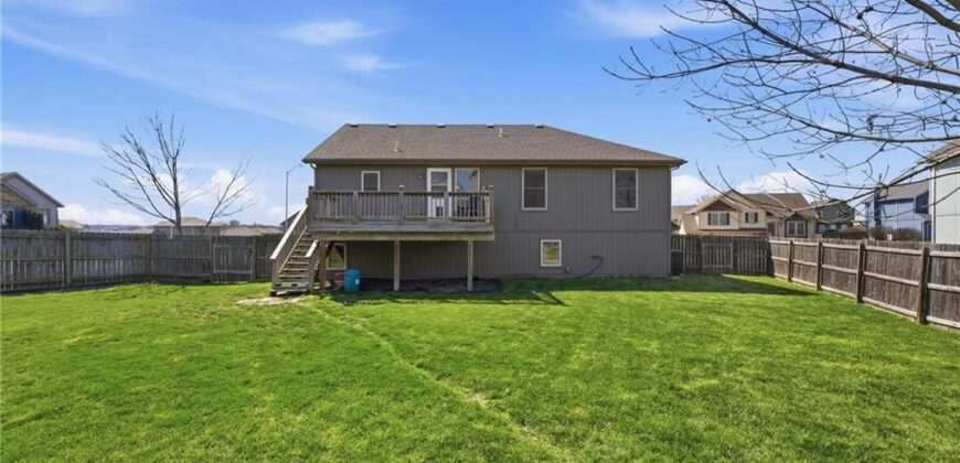 11207 N Summit Street, Kansas City, MO 64155