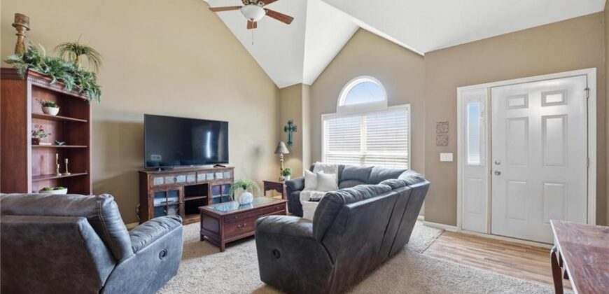 11207 N Summit Street, Kansas City, MO 64155