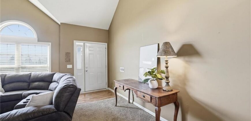 11207 N Summit Street, Kansas City, MO 64155