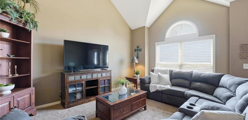 11207 N Summit Street, Kansas City, MO 64155