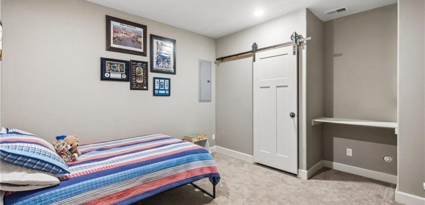 301 NW 179th Street, Smithville, MO 64089