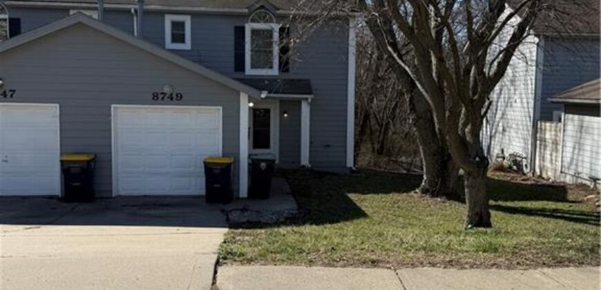 8749 NW 82nd Street, Kansas City, MO 64152