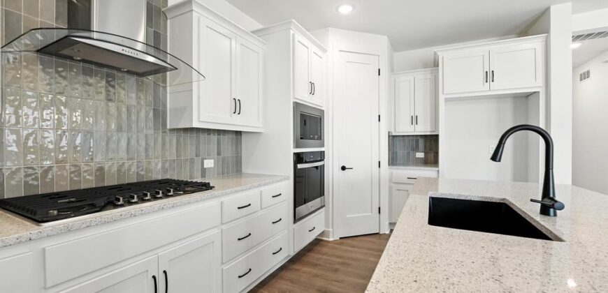 1717 NW 105th Terrace, Kansas City, MO 64155