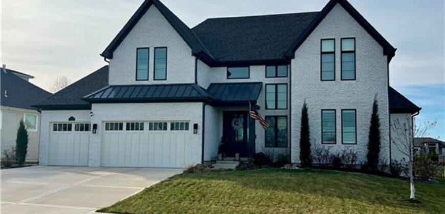 10126 N Kansas Court, Kansas City, MO 64155