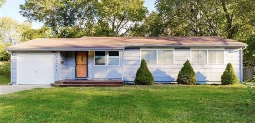 1204 NE 62nd Street, Gladstone, MO 64118