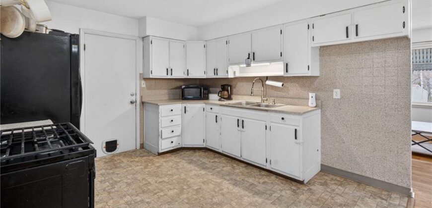 403 E PARK Avenue, Claycomo, MO 64119