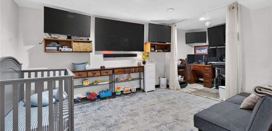 403 E PARK Avenue, Claycomo, MO 64119